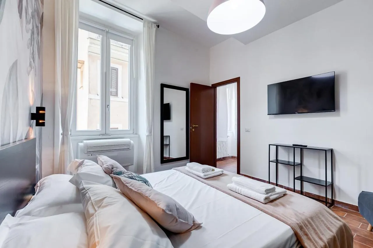 Bbl - Trevi 2Bdr Apartment Rome 0*,  Italy